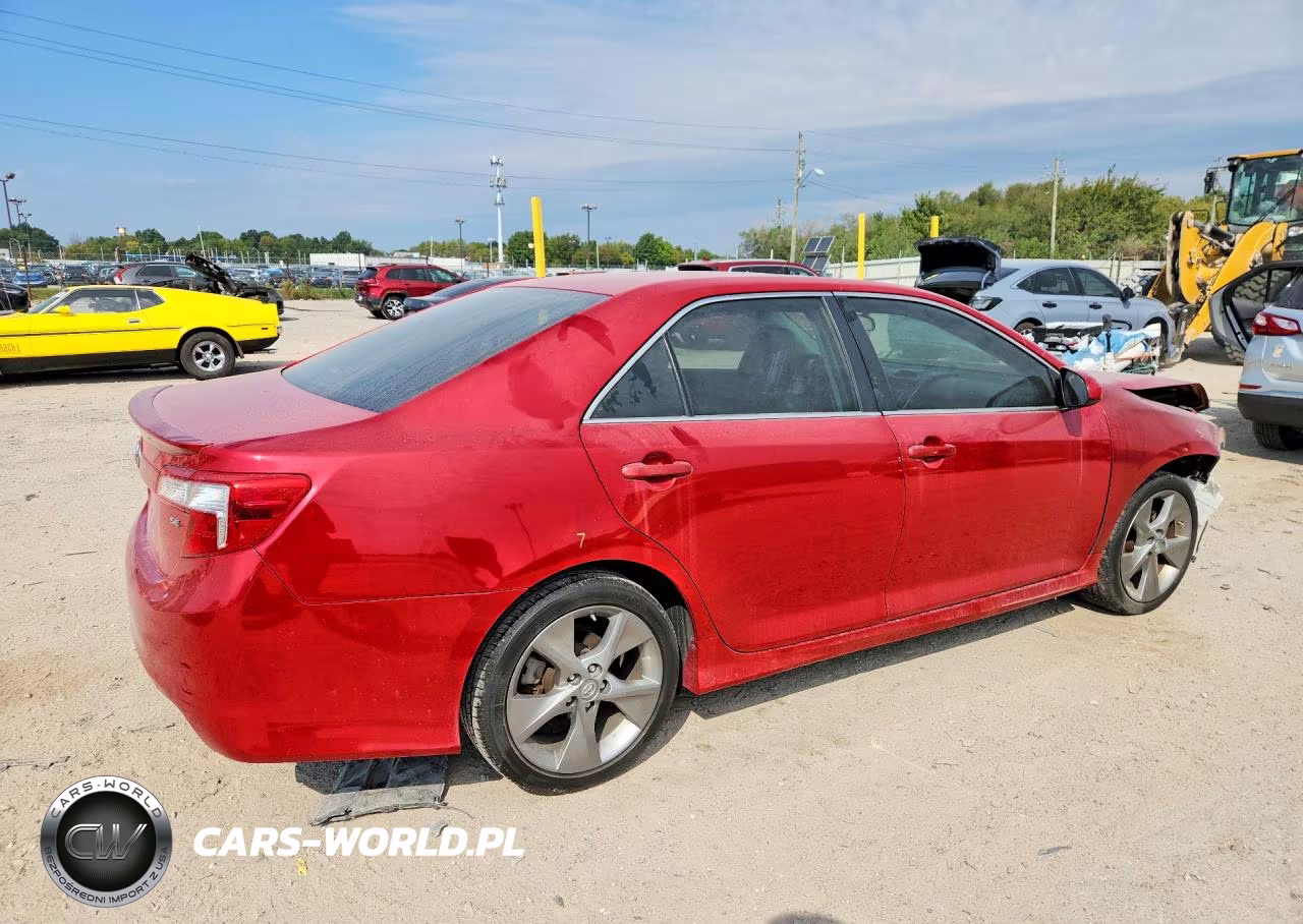 2014 Toyota Camry Se Sport VIN:4T1BF1FK4EU745514 - 3