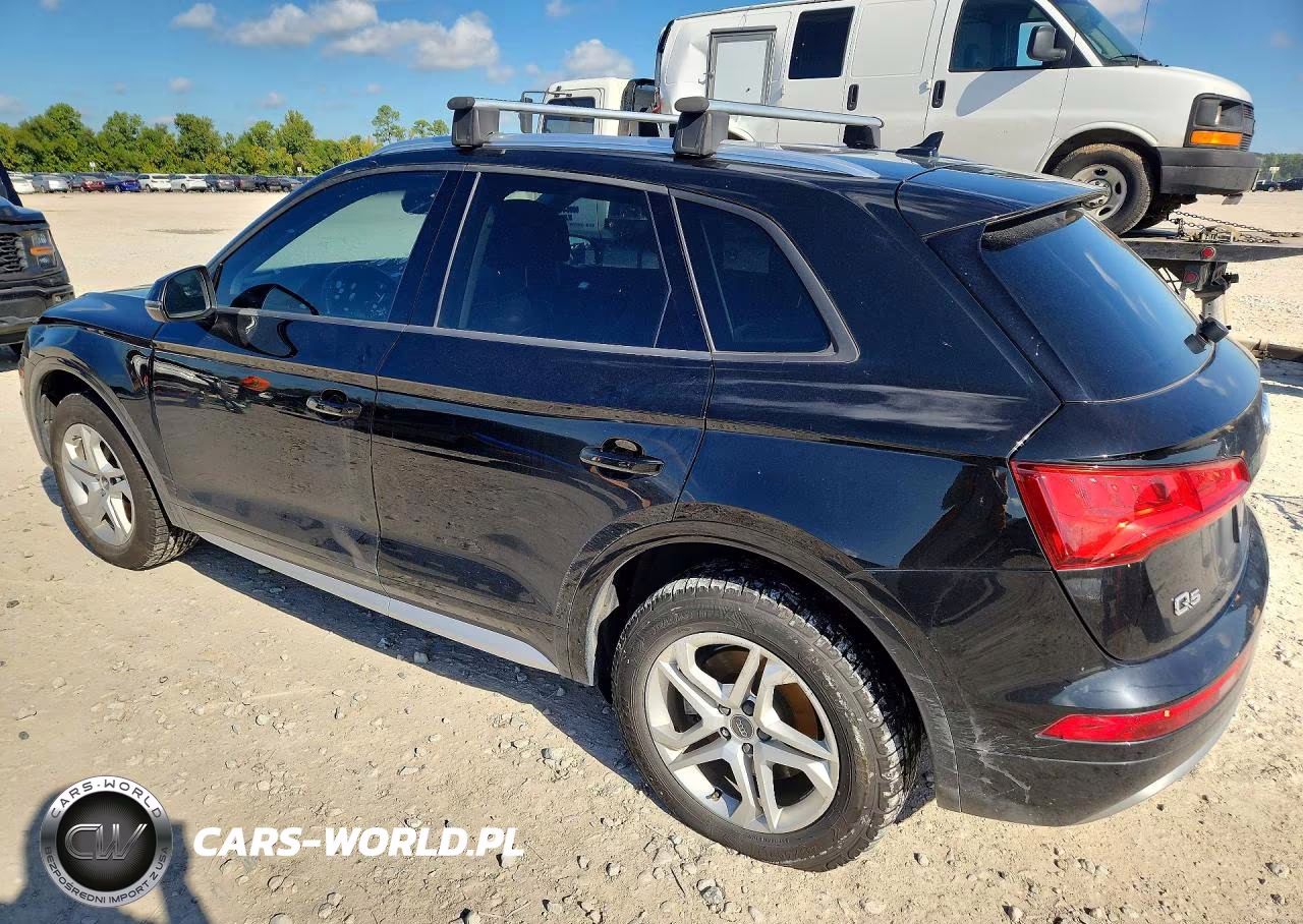 2018 Audi Q5 Premium VIN:WA1ANAFY4J2025184 - 2