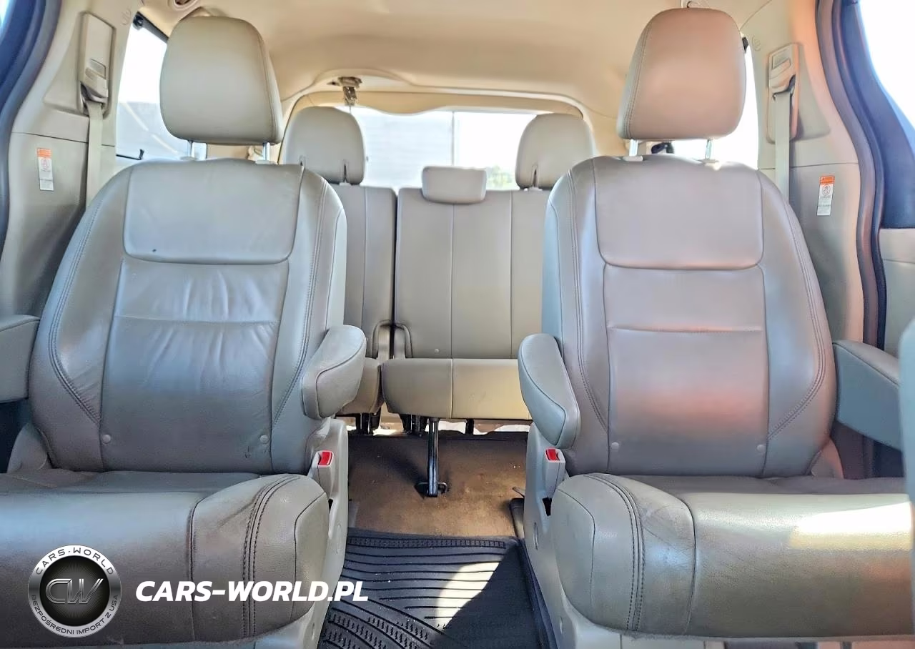 2018 Toyota Sienna Xle 7-Passenger VIN:5TDDZ3DC8JS200491 - 10