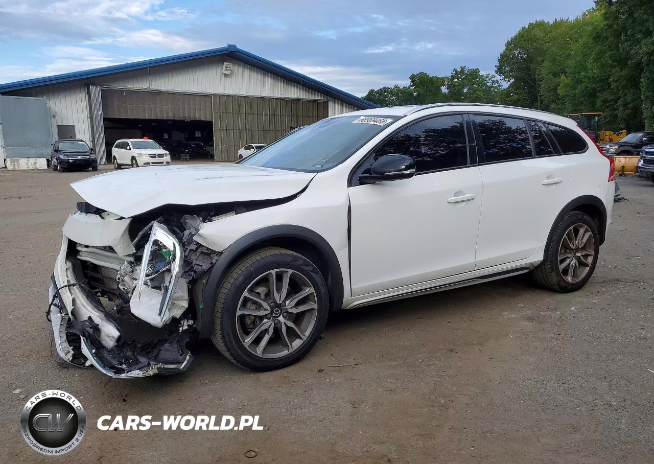 2018 Volvo V60 Cross Country Premier