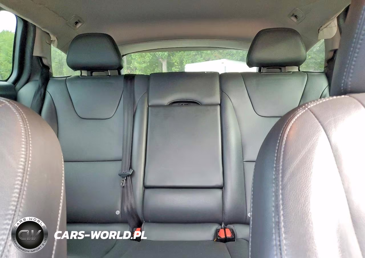 2018 Volvo V60 Cross Country Premier VIN:YV440MWK6J2053080 - 10