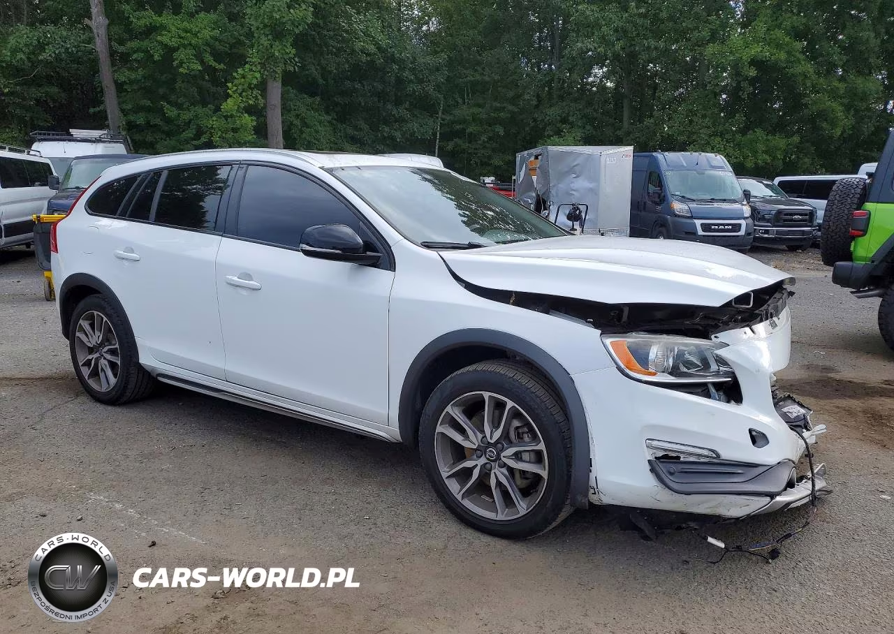 2018 Volvo V60 Cross Country Premier VIN:YV440MWK6J2053080 - 4