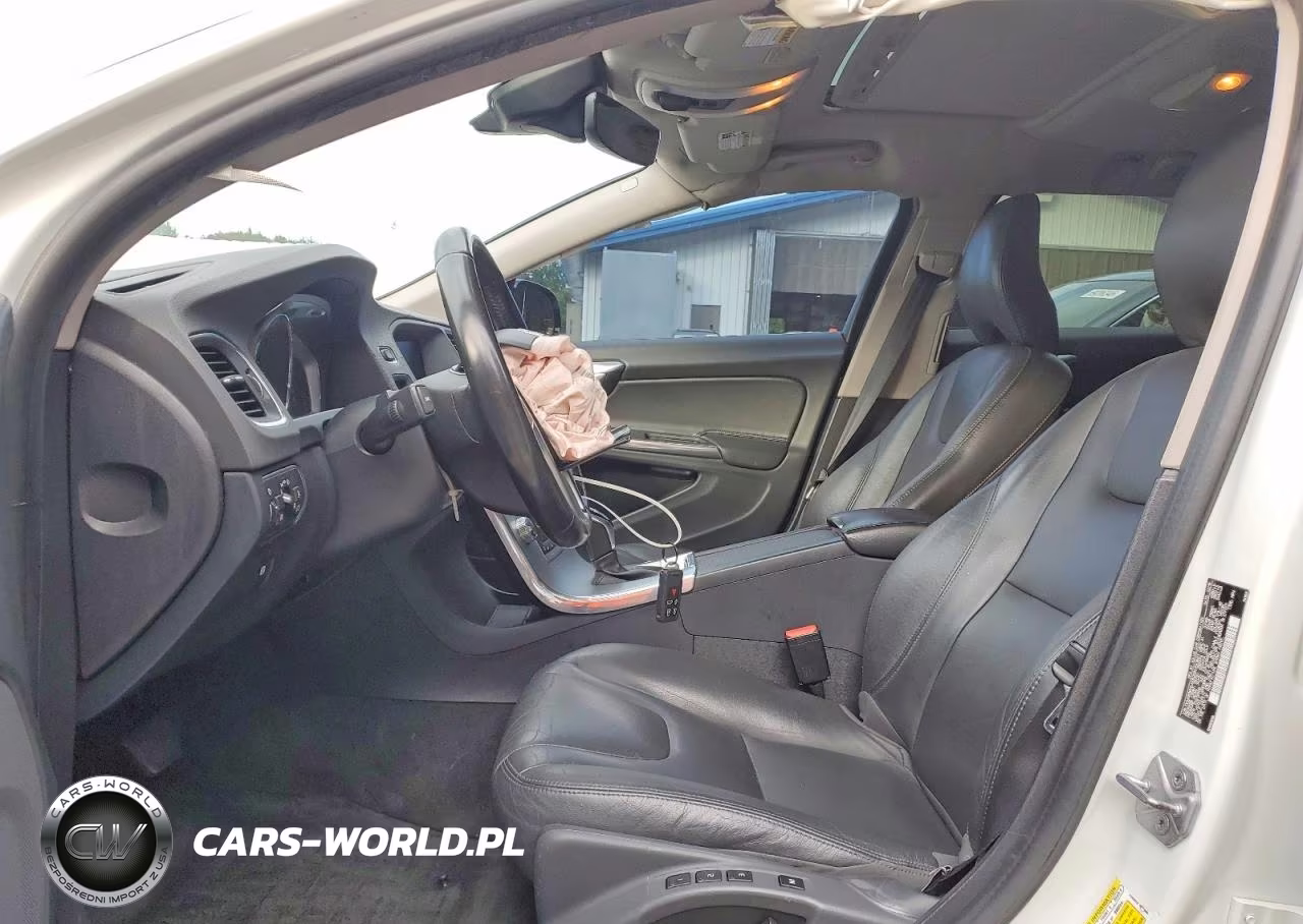 2018 Volvo V60 Cross Country Premier VIN:YV440MWK6J2053080 - 7