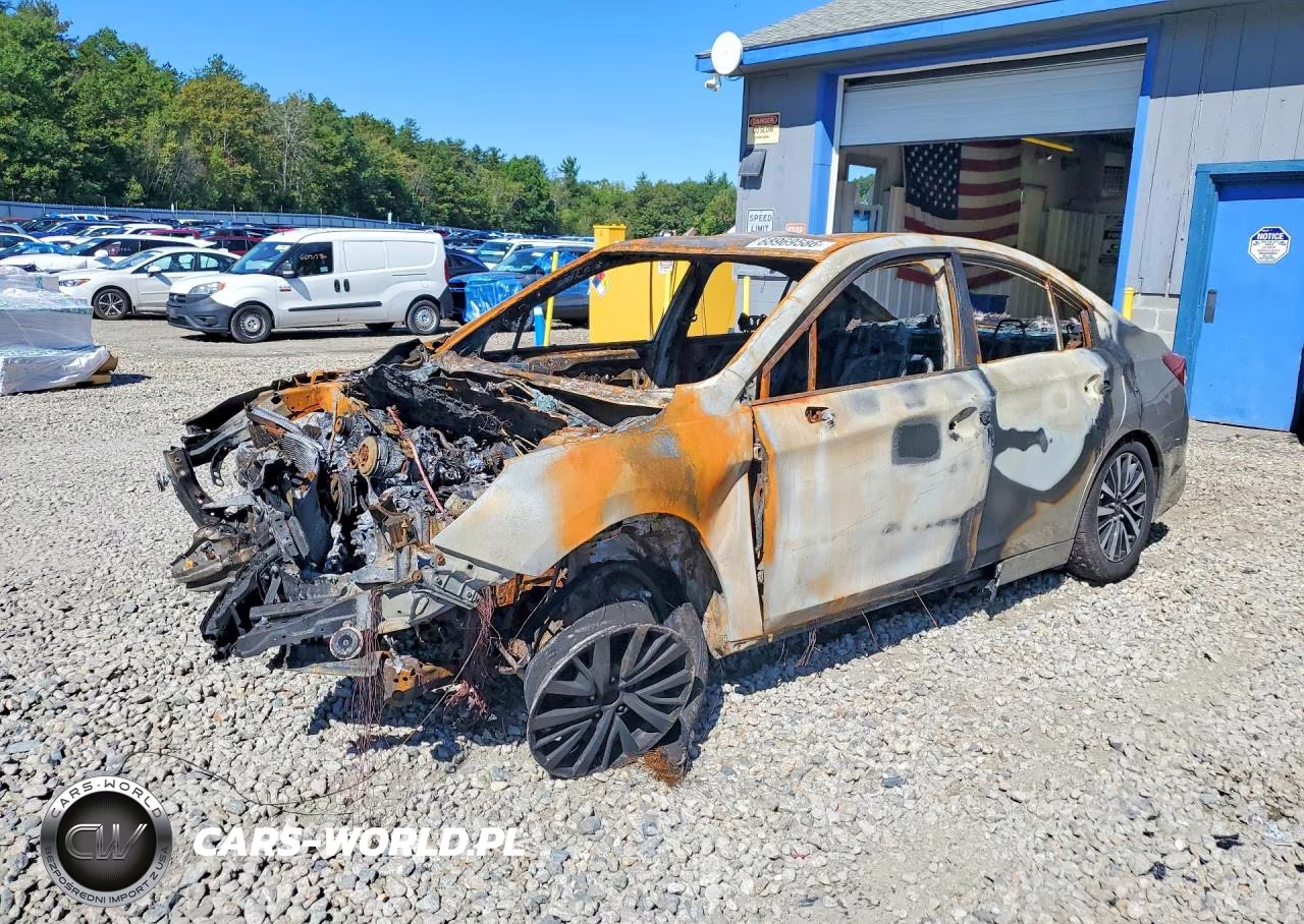 2018 Subaru Legacy 2.5I Premium VIN:4S3BNAF63J3039337 - 1