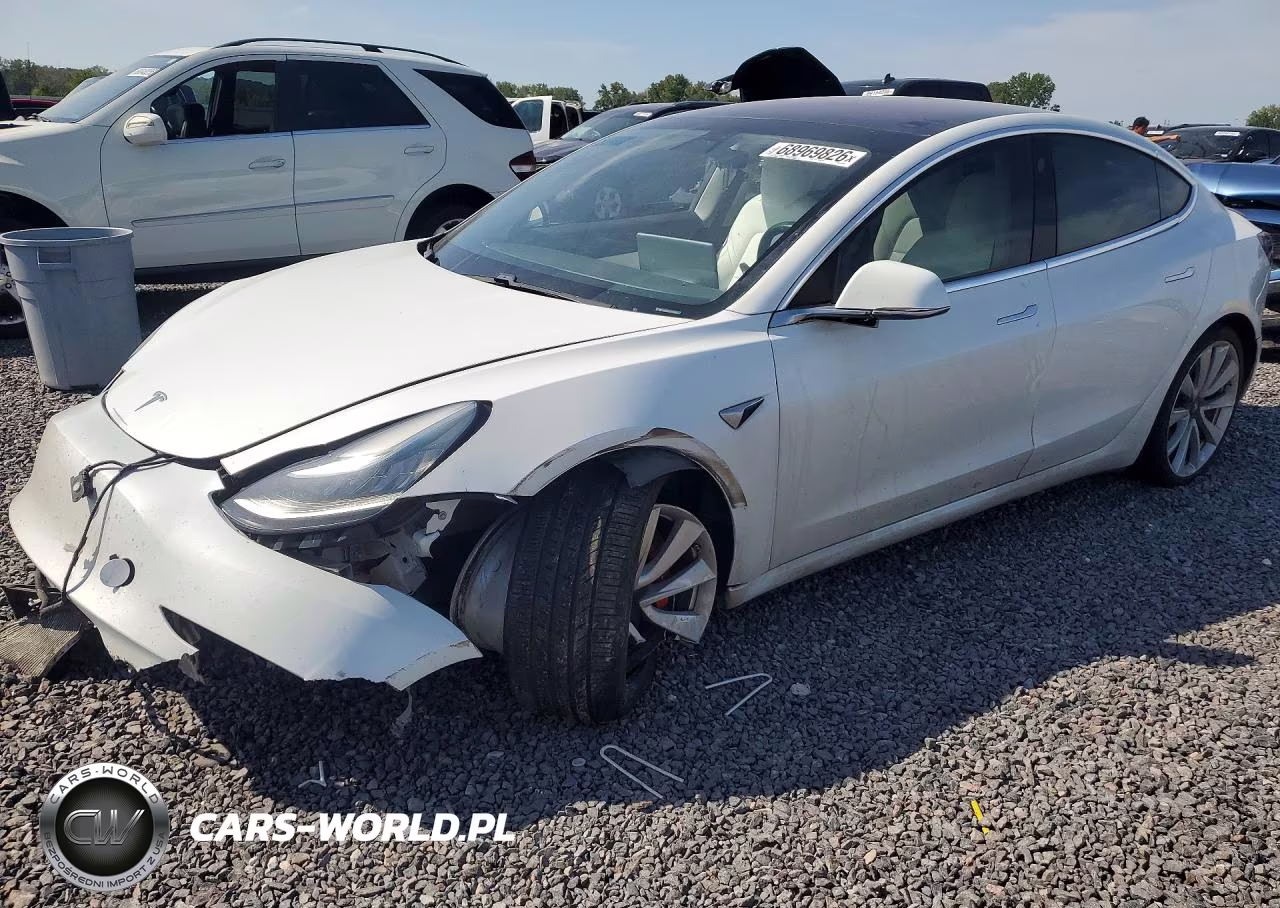 2018 Tesla Model 3 VIN:5YJ3E1EB3JF081352 - 1