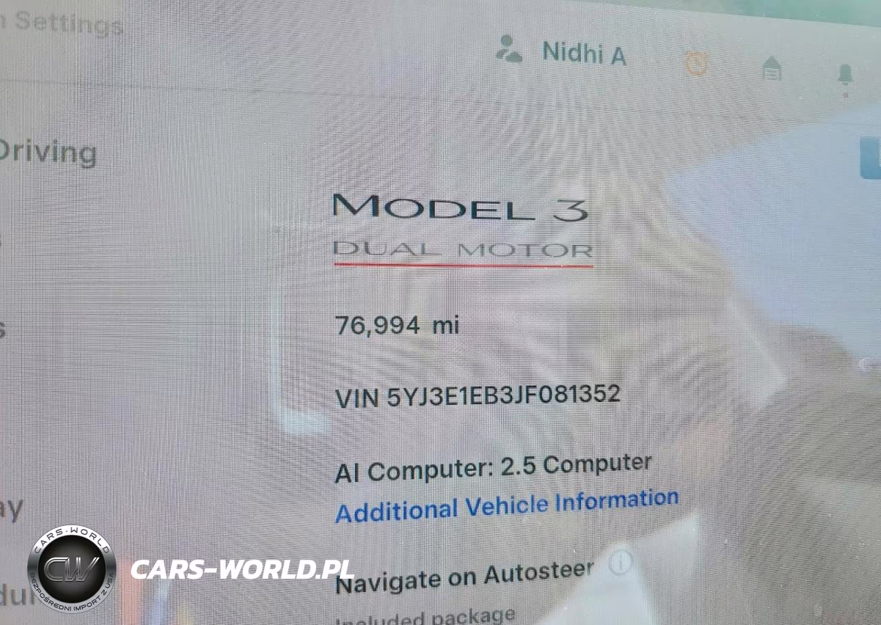 2018 Tesla Model 3 VIN:5YJ3E1EB3JF081352 - 9