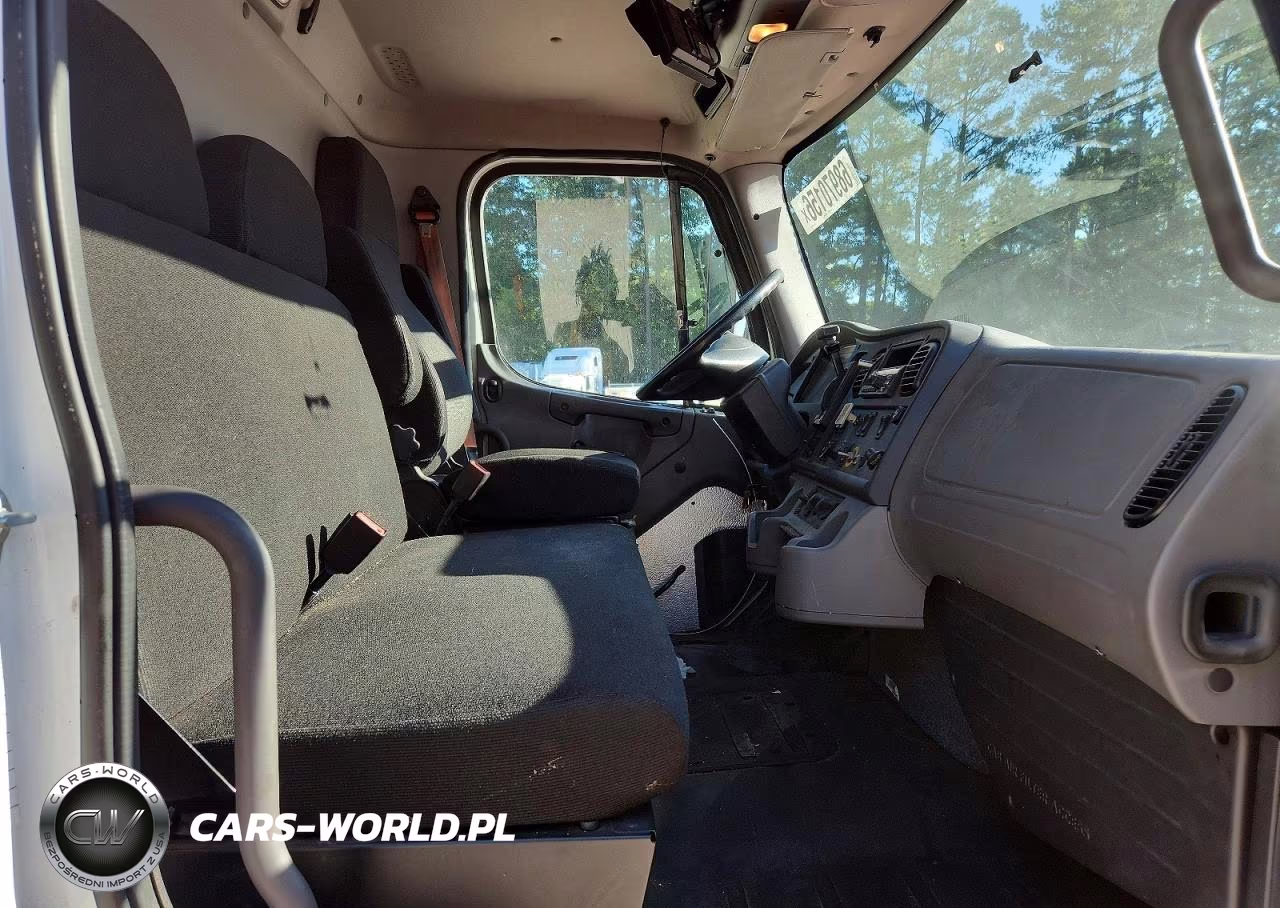2018 Freightliner Business Class M2 Box Truck VIN:1FVACWFB8JHJP2632 - 11