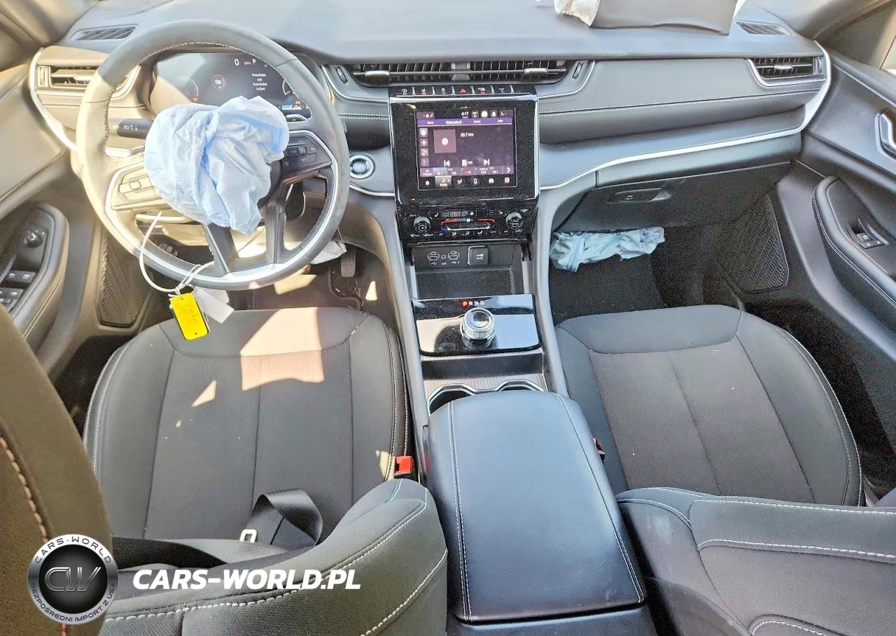 2025 Jeep Grand Cherokee L Laredo VIN:1C4RJJAG9S8676294 - 8