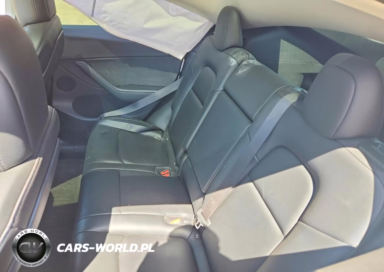 2022 Tesla Model Y VIN:7SAYGDEF6NF389208 - 10