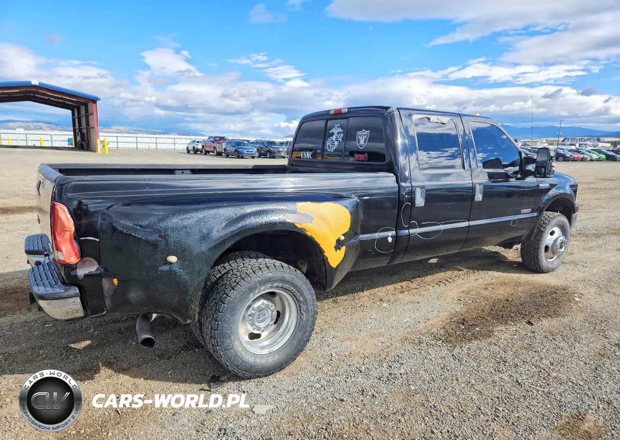 2005 Ford F350 Super Duty VIN:1FTWW33P35ED33497 - 3