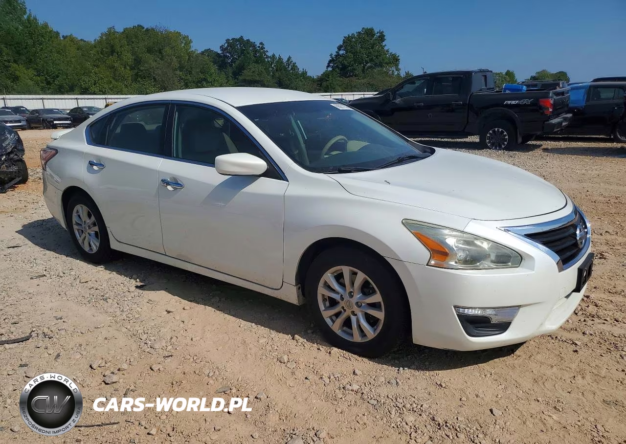 2014 Nissan Altima 2.5 S VIN:1N4AL3AP1EN243597 - 4