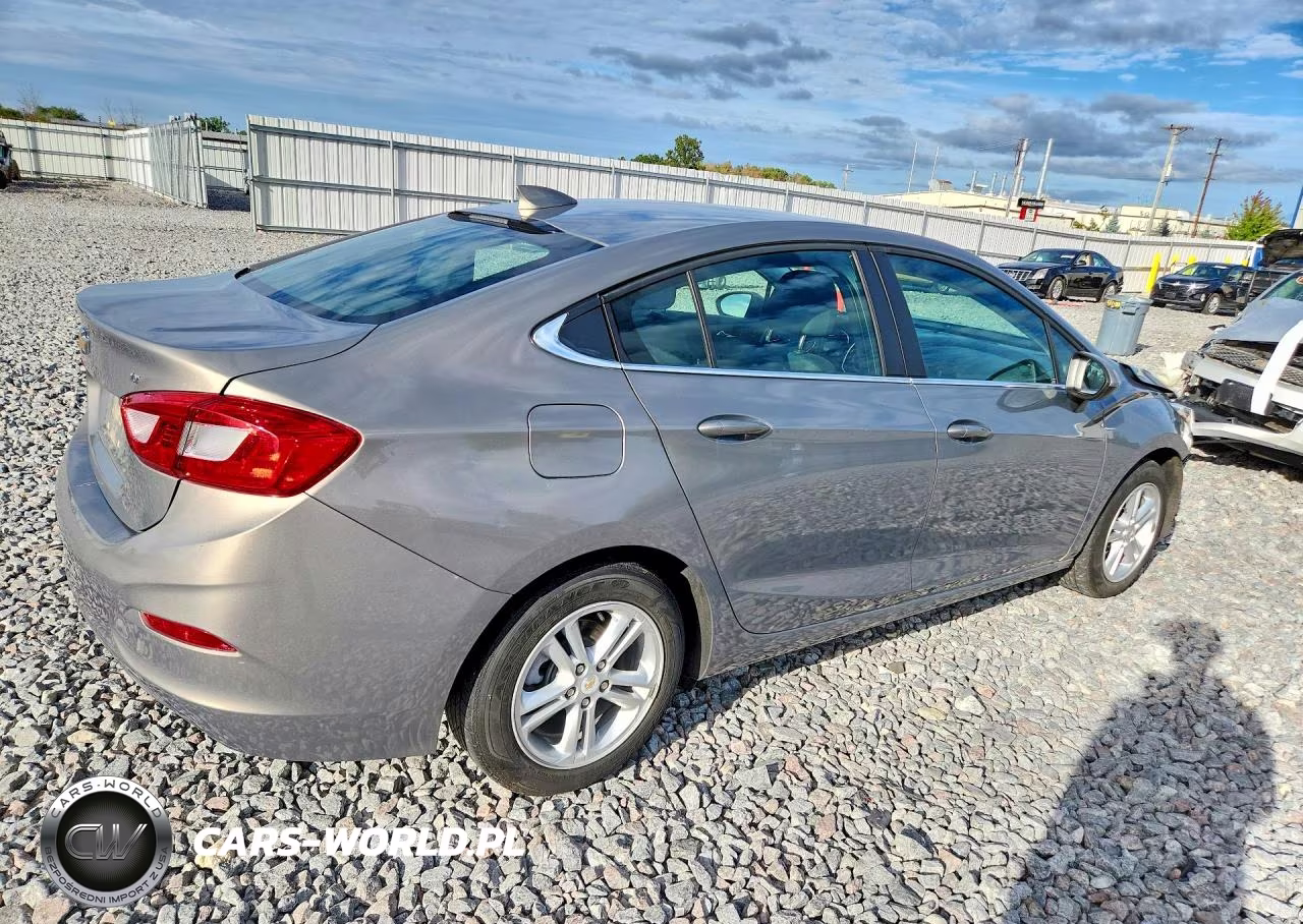 2018 Chevrolet Cruze Lt VIN:1G1BE5SM3J7171933 - 3