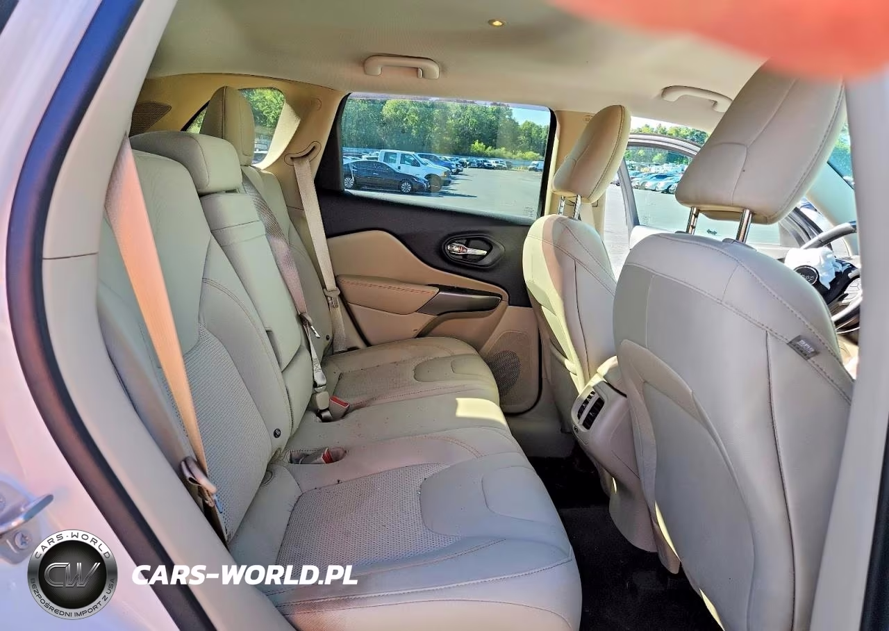 2019 Jeep Cherokee Latitude VIN:1C4PJMCX7KD138013 - 11