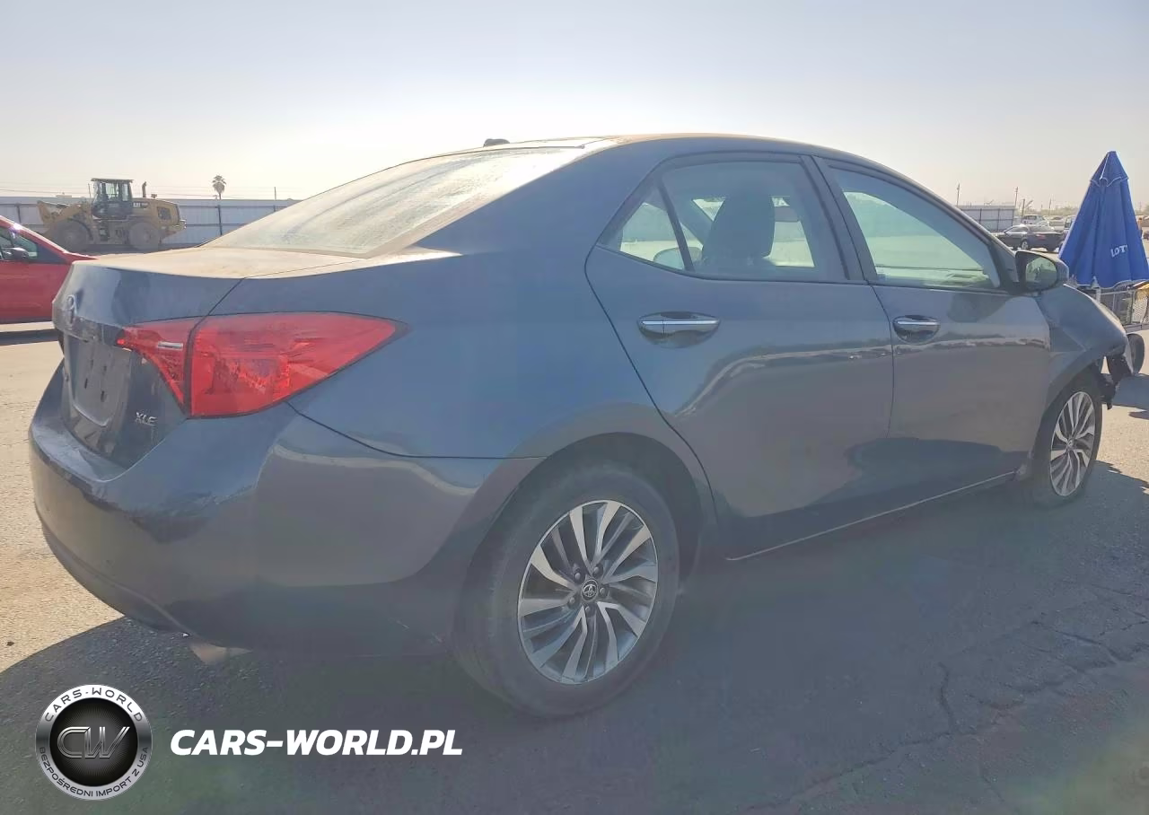 2018 Toyota Corolla Xle VIN:2T1BURHE0JC966261 - 3