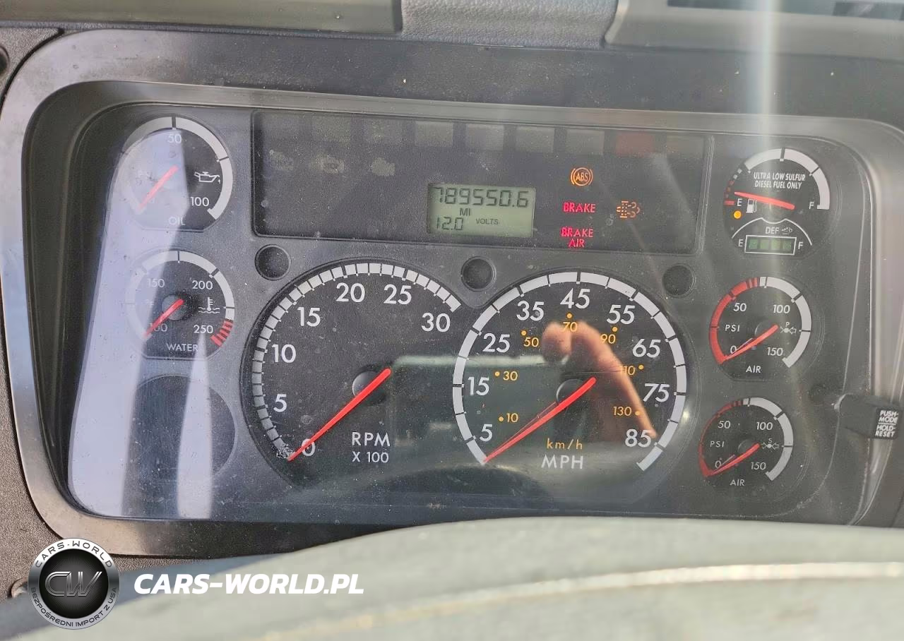 2016 Freightliner Cascadia 113 VIN:1FUJGBDV5GLGS7928 - 9