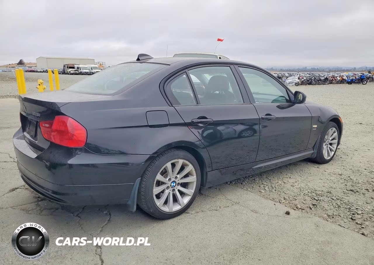 2011 BMW 328 Xi VIN:WBAPK7C53BA817207 - 3