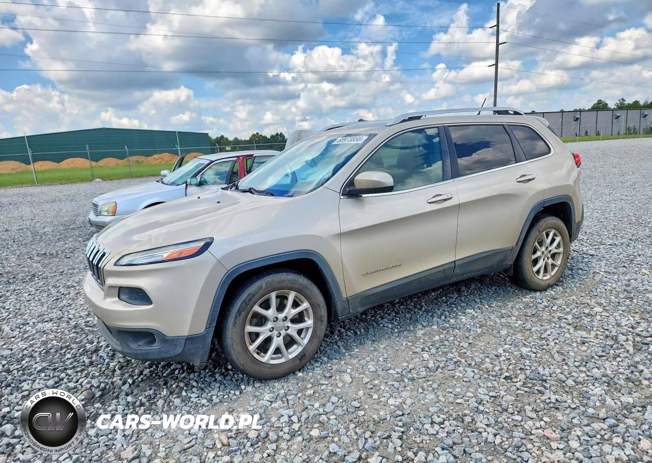2015 Jeep Cherokee Latitude VIN:1C4PJLCS8FW712580 - 1