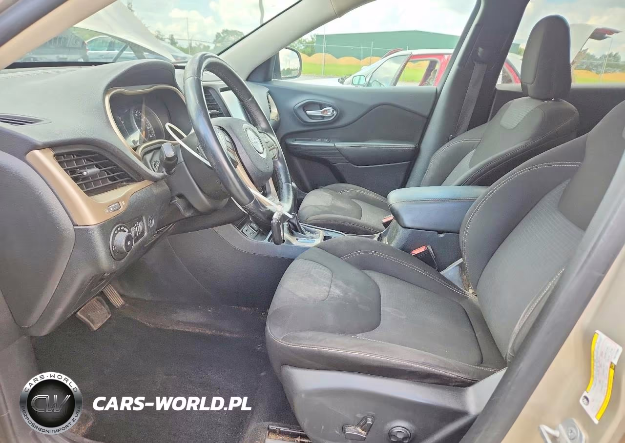 2015 Jeep Cherokee Latitude VIN:1C4PJLCS8FW712580 - 7
