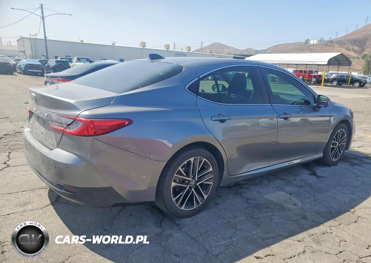 2025 Toyota Camry Xle VIN:4T1DBADK1SU517022 - 3