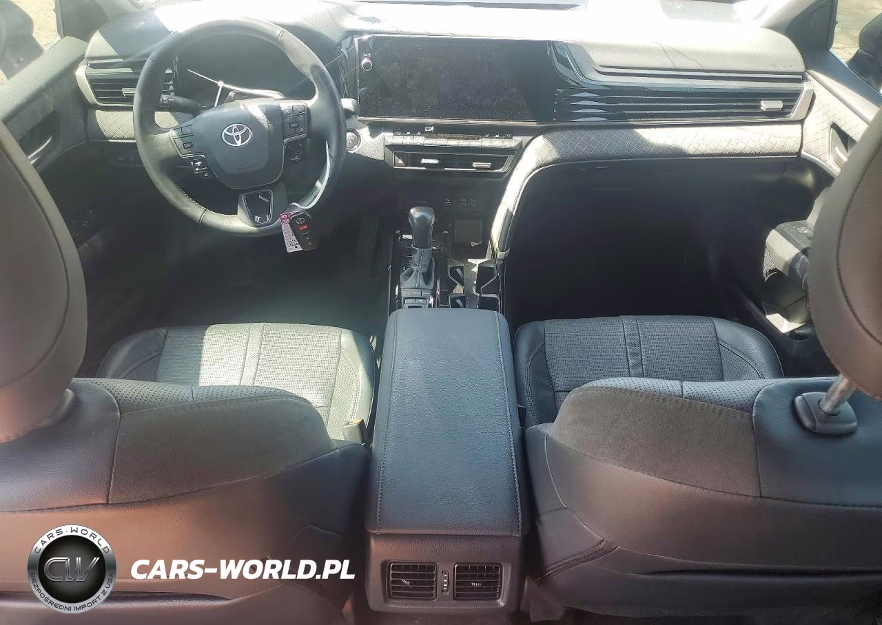 2025 Toyota Camry Xle VIN:4T1DBADK1SU517022 - 8