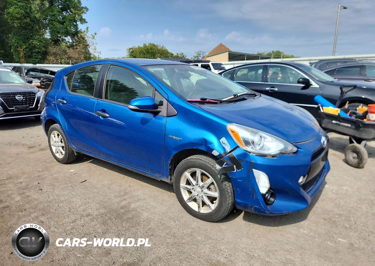 2015 Toyota Prius C Four VIN:JTDKDTB3XF1090055 - 4