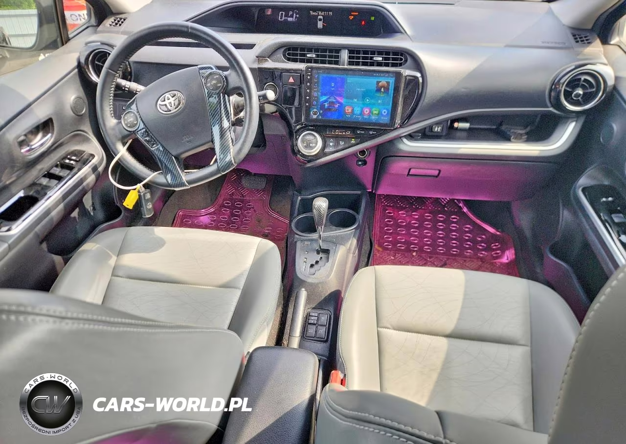 2015 Toyota Prius C Four VIN:JTDKDTB3XF1090055 - 8