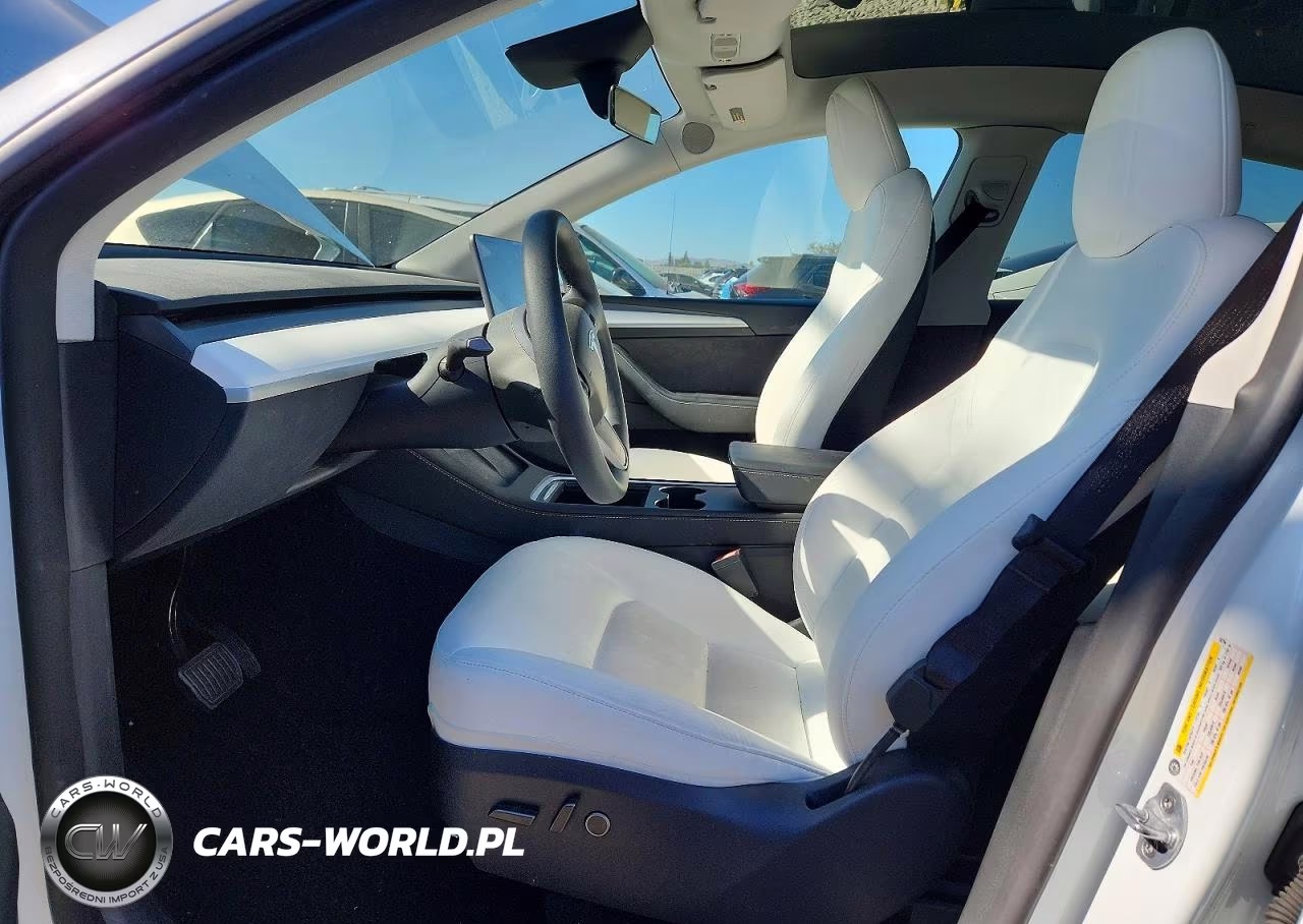 2024 Tesla Model Y VIN:7SAYGAEE6RF152794 - 7