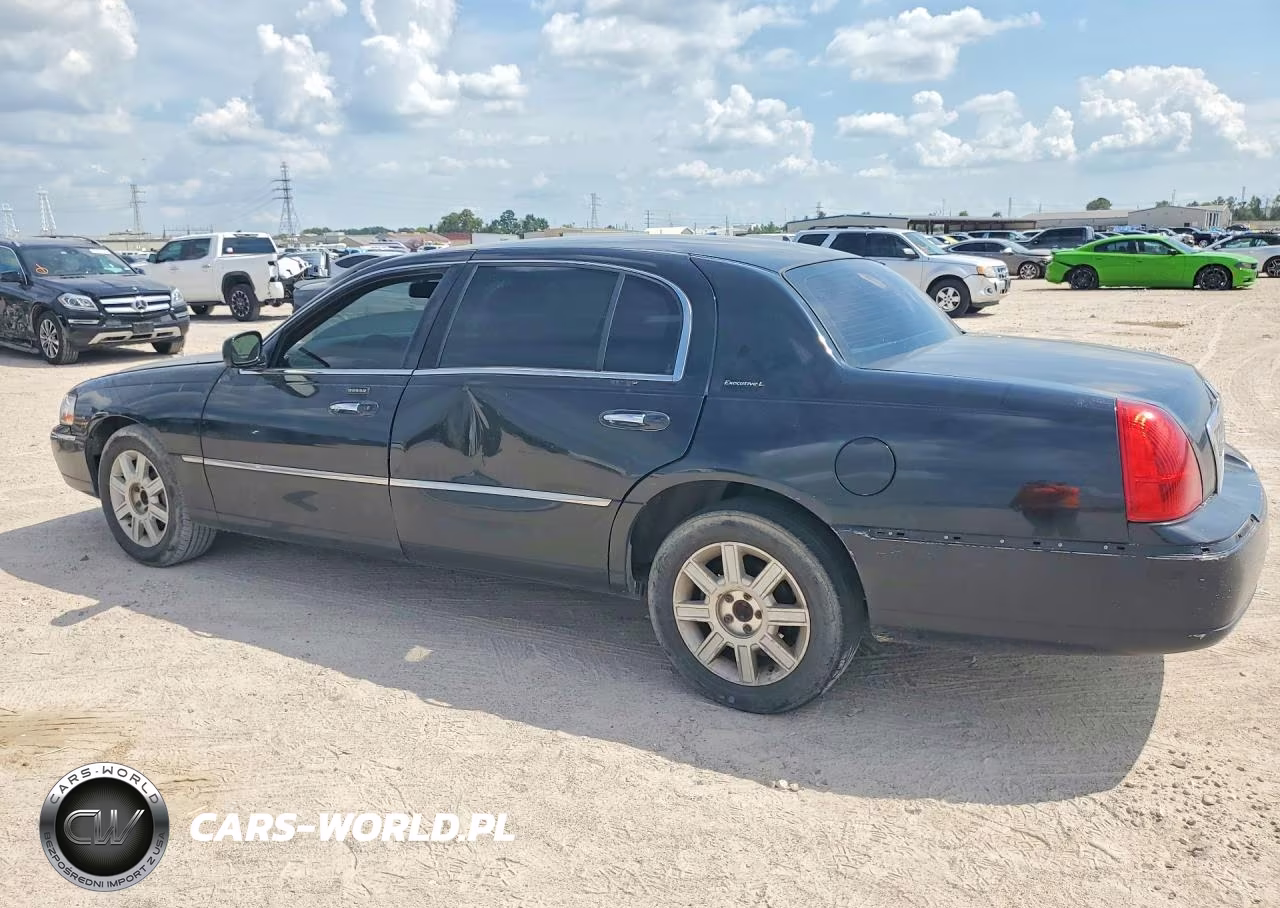 2011 Lincoln Town Car Executive L VIN:2LNBL8EV5BX766146 - 2