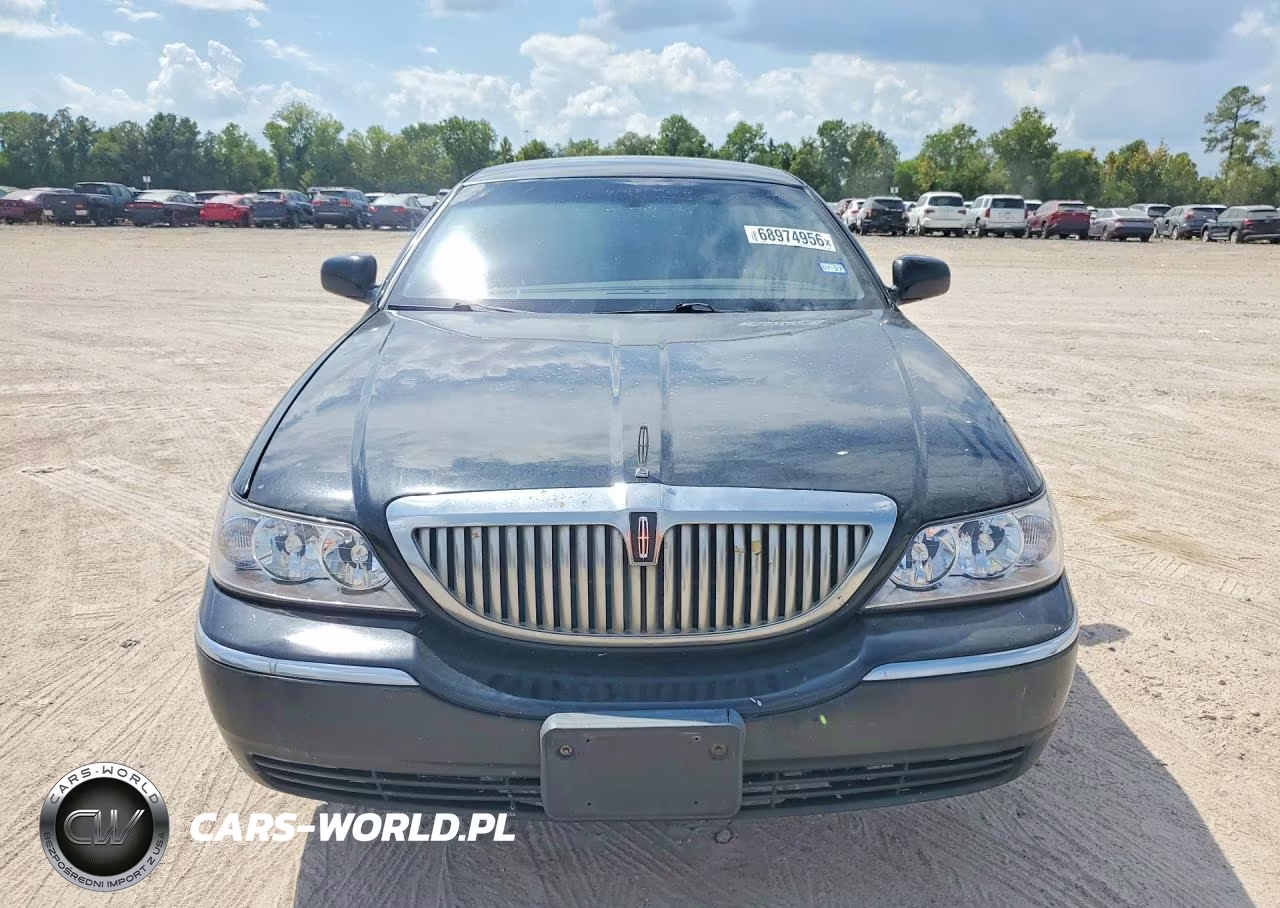 2011 Lincoln Town Car Executive L VIN:2LNBL8EV5BX766146 - 5