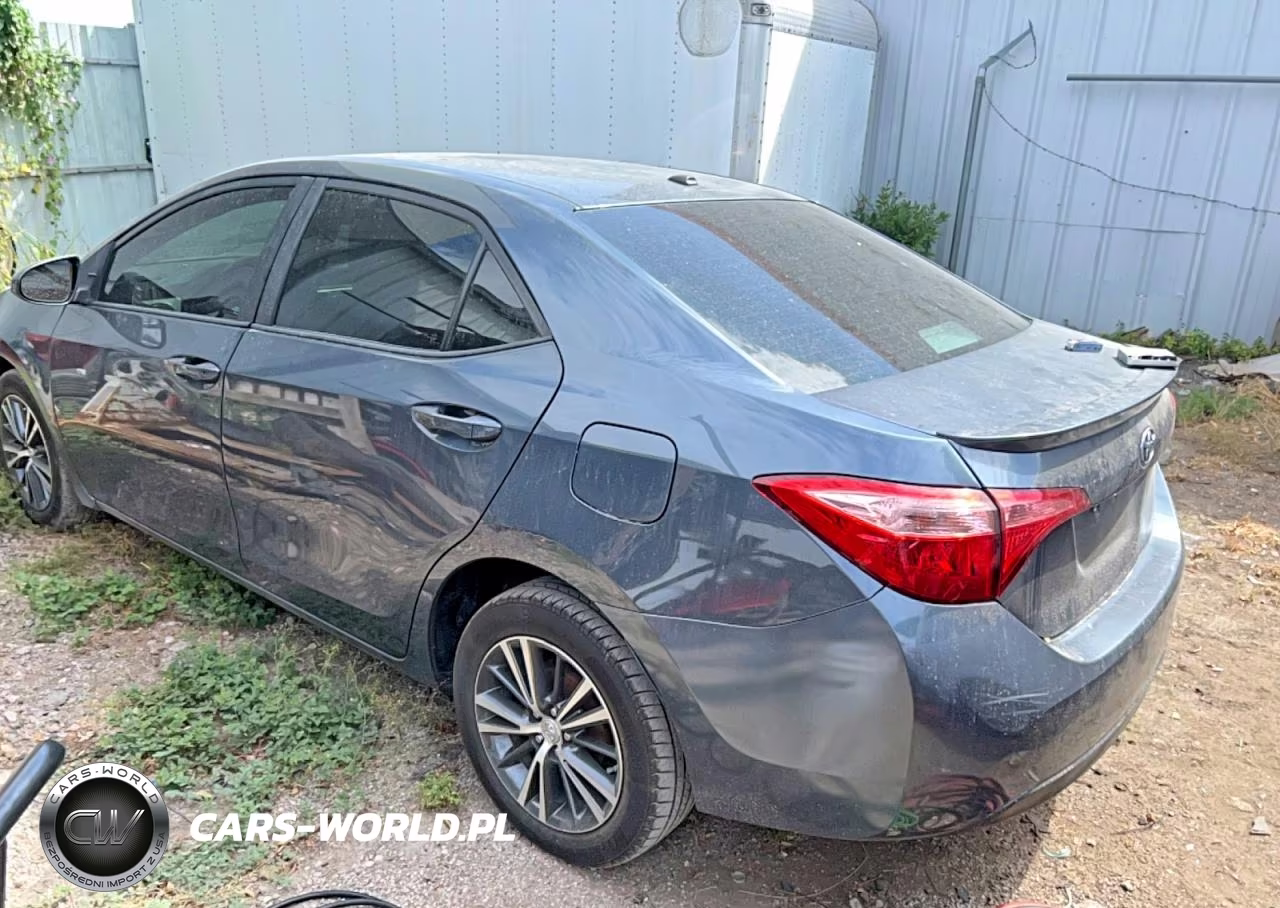 2017 Toyota Corolla Le VIN:5YFBURHE0HP625680 - 3