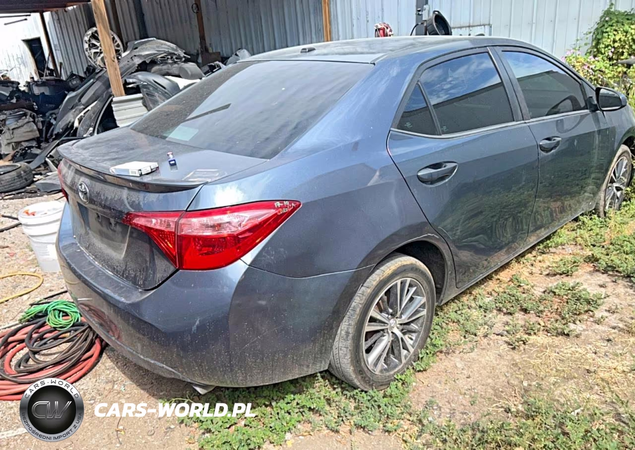 2017 Toyota Corolla Le VIN:5YFBURHE0HP625680 - 4