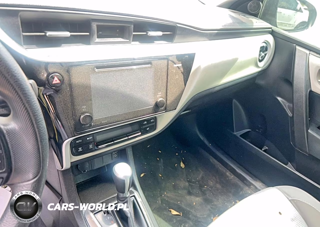 2017 Toyota Corolla Le VIN:5YFBURHE0HP625680 - 9