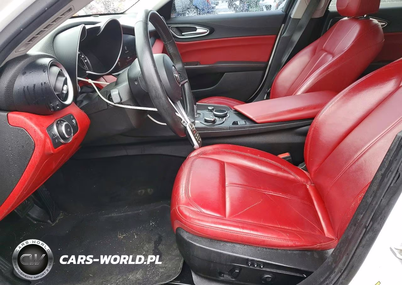 2018 Alfa Romeo Giulia Q4 VIN:ZARFAEDN4J7589045 - 7