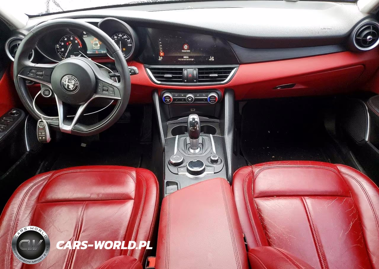 2018 Alfa Romeo Giulia Q4 VIN:ZARFAEDN4J7589045 - 8