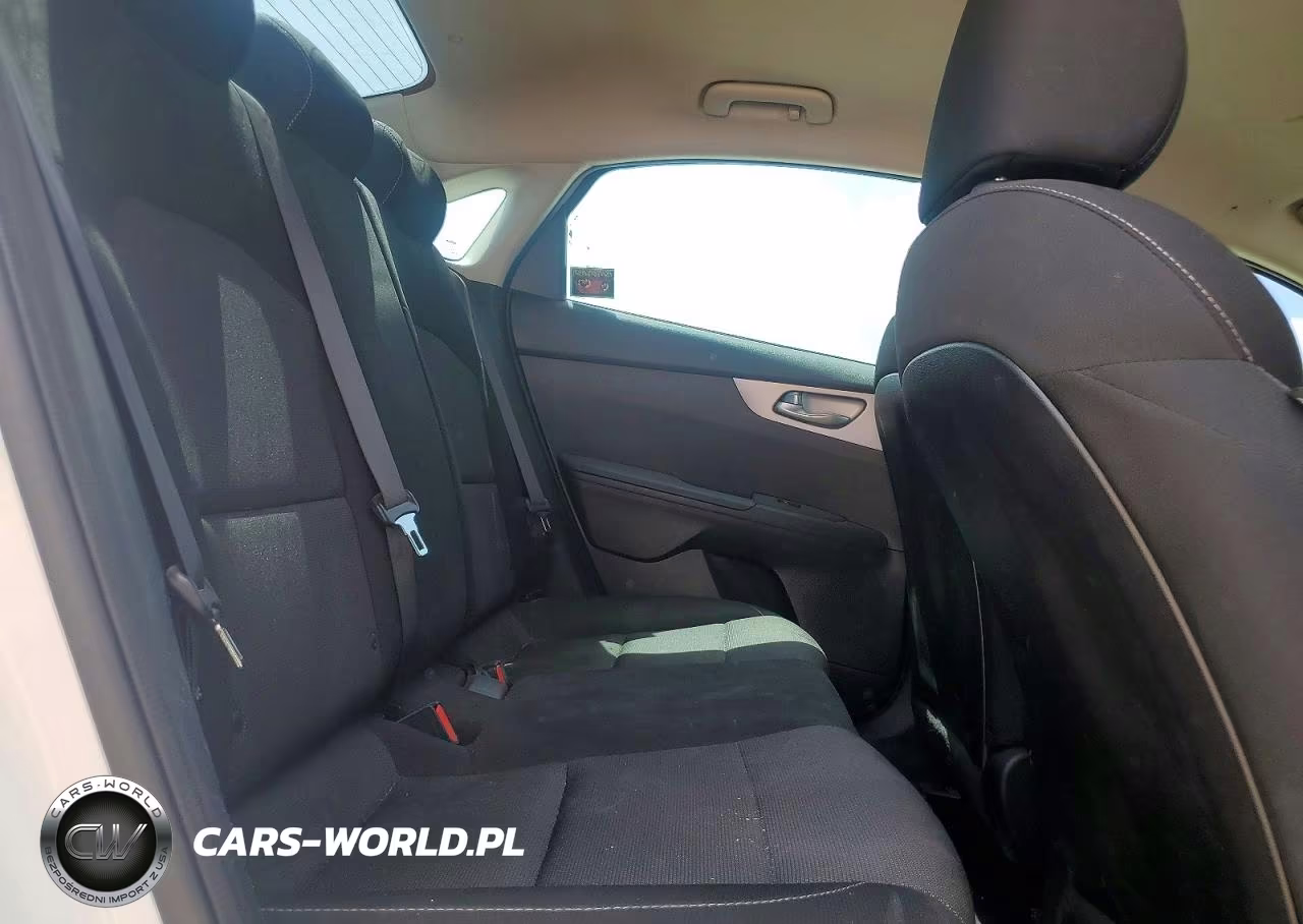 2022 Kia Forte Lxs VIN:3KPF24AD9NE424157 - 10