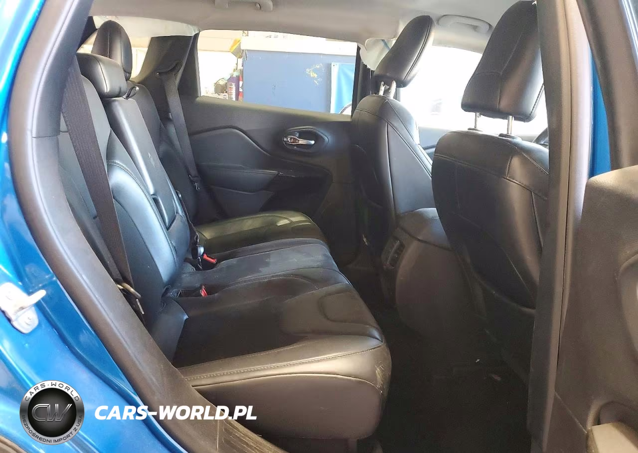 2020 Jeep Cherokee Latitude Plus VIN:1C4PJLLB3LD648701 - 10