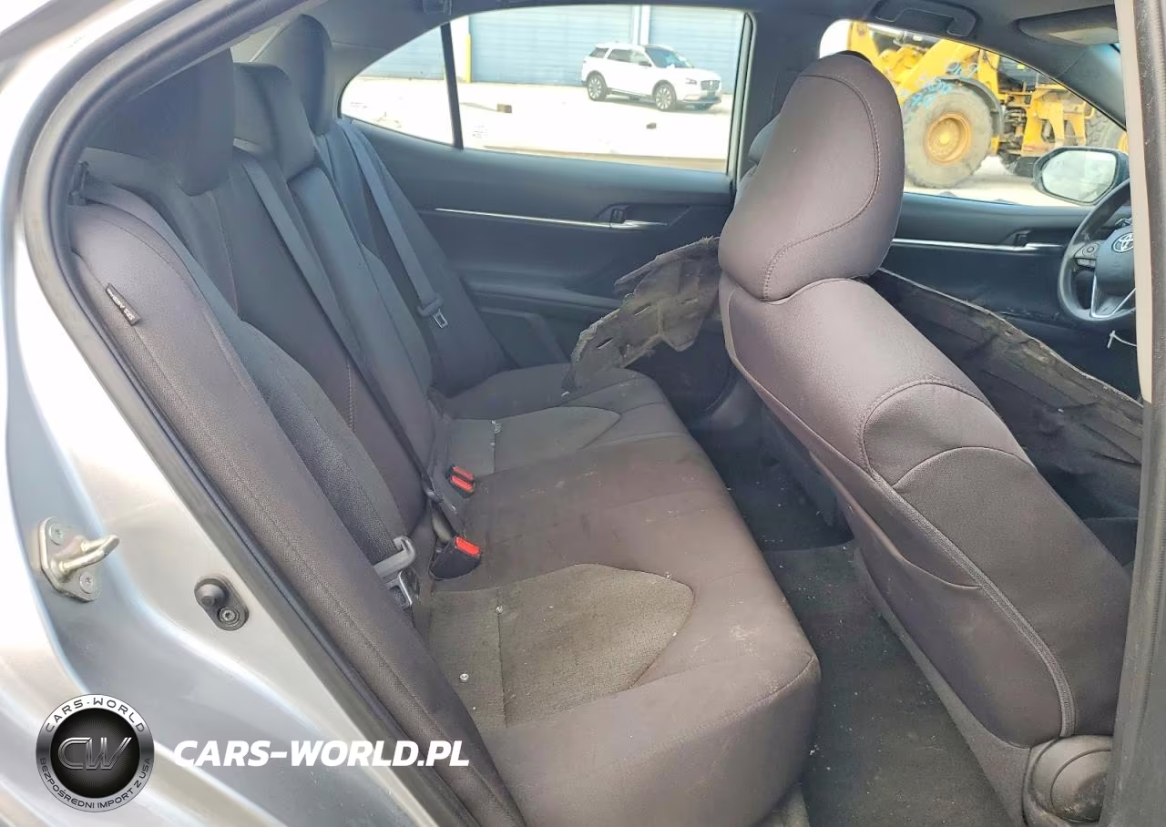 2019 Toyota Camry Le VIN:4T1B11HK1KU856836 - 10
