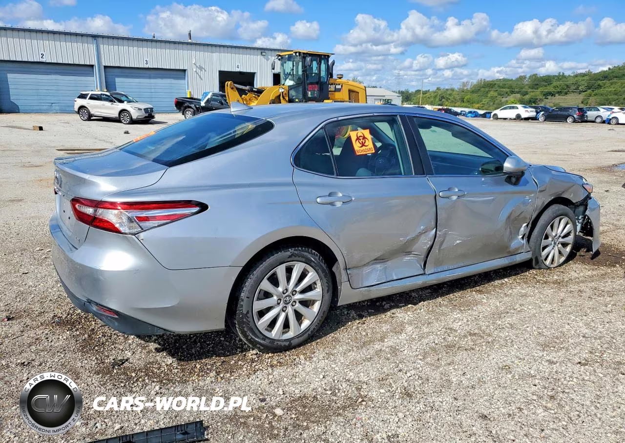 2019 Toyota Camry Le VIN:4T1B11HK1KU856836 - 3