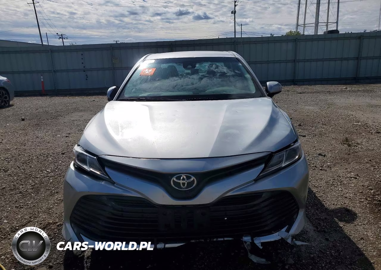 2019 Toyota Camry Le VIN:4T1B11HK1KU856836 - 5