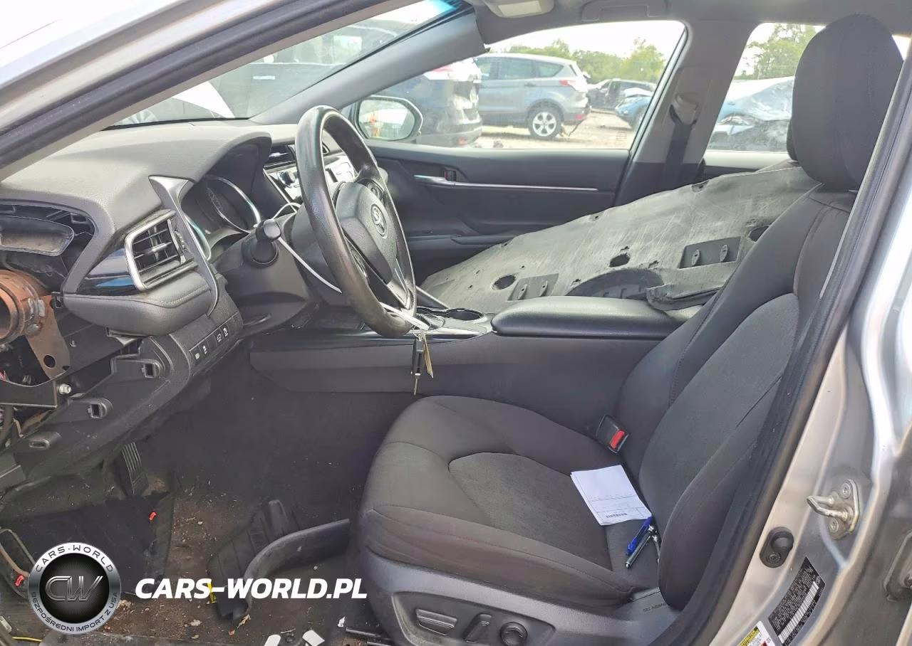 2019 Toyota Camry Le VIN:4T1B11HK1KU856836 - 7