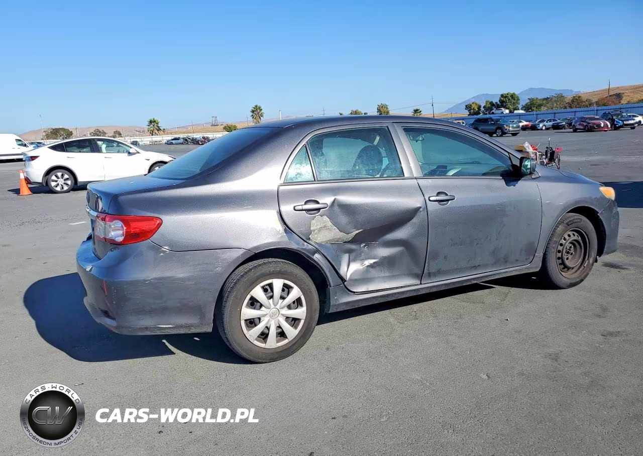 2013 Toyota Corolla L VIN:5YFBU4EE4DP177476 - 3