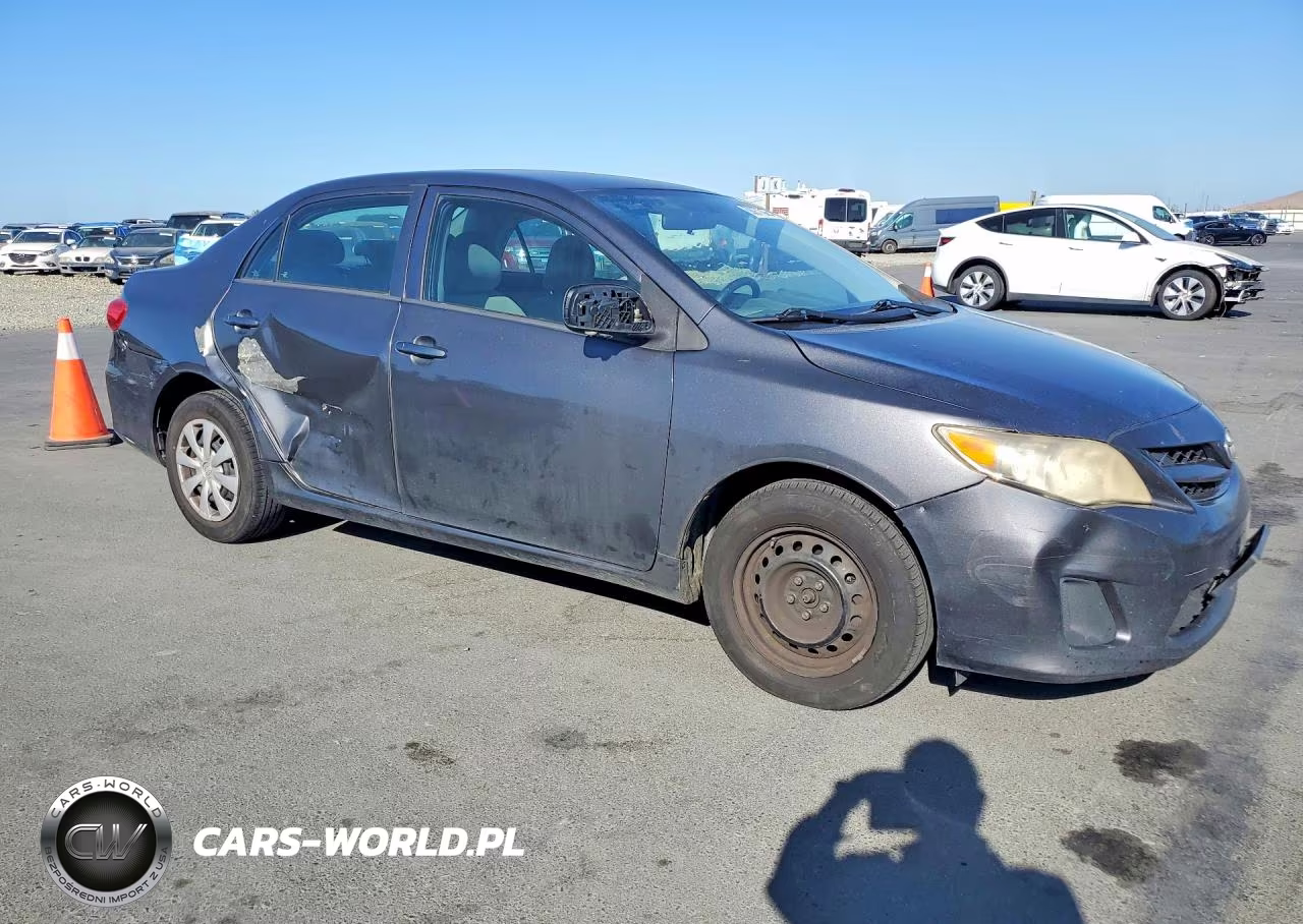 2013 Toyota Corolla L VIN:5YFBU4EE4DP177476 - 4