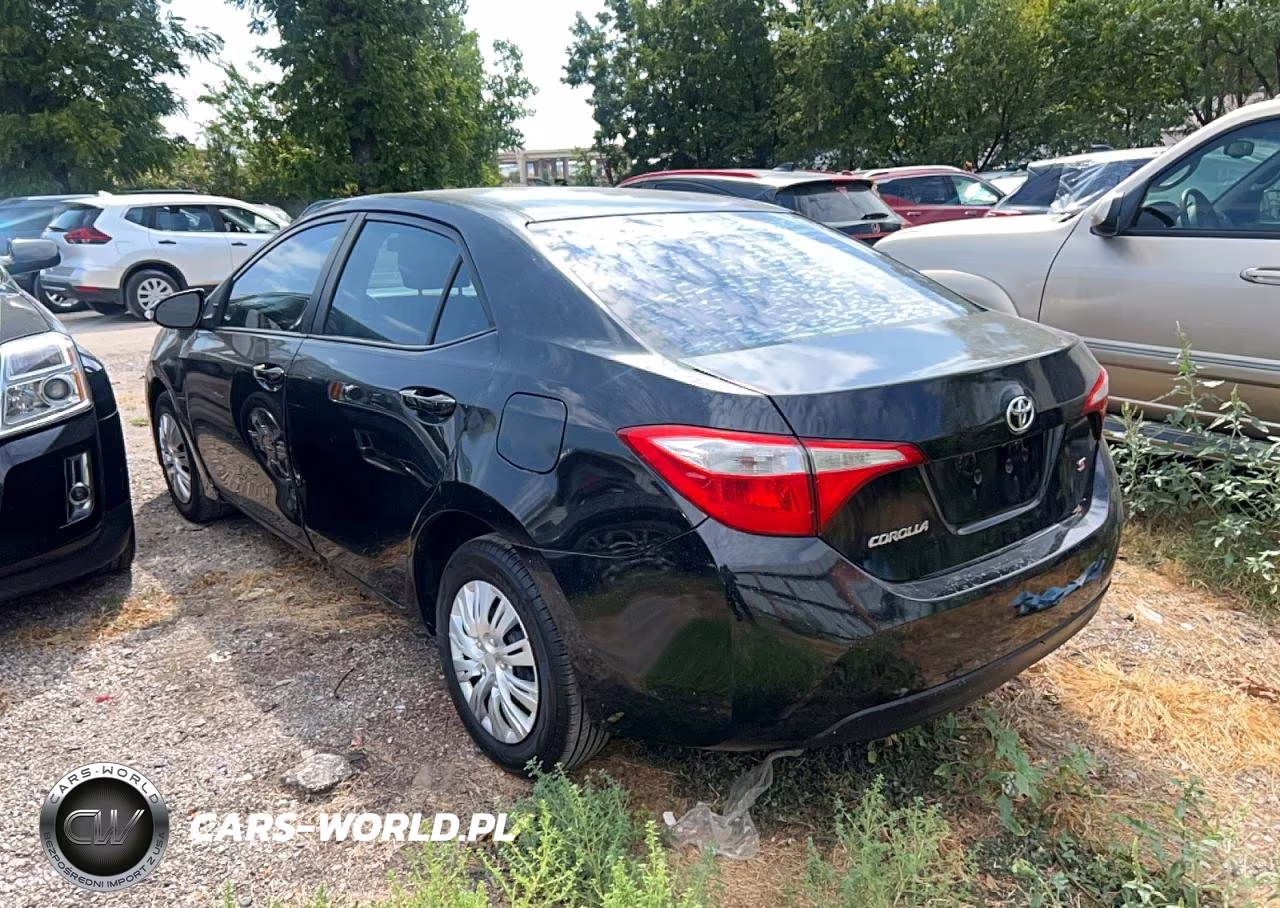2015 Toyota Corolla S Plus VIN:5YFBURHE1FP253909 - 3