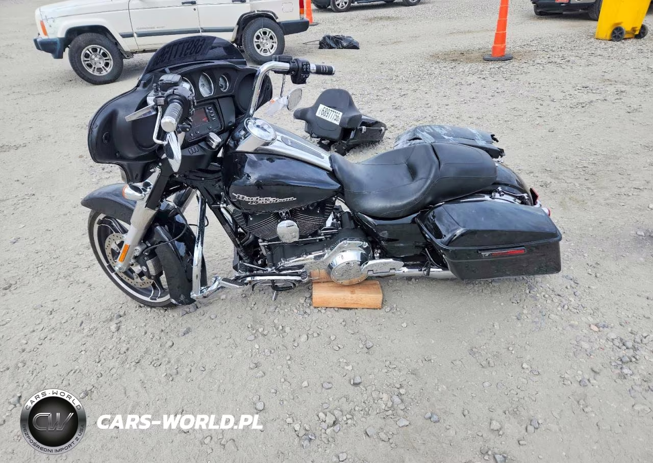 2015 Harley-Davidson Flhx Street Glide VIN:1HD1KBM15FB688683 - 3