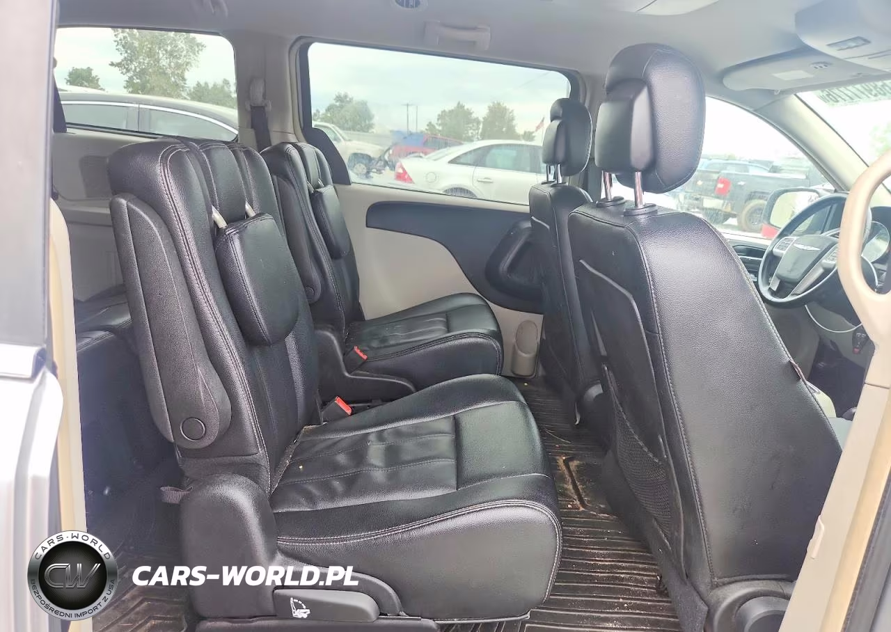 2016 Chrysler Town & Country Touring VIN:2C4RC1BG3GR268541 - 11