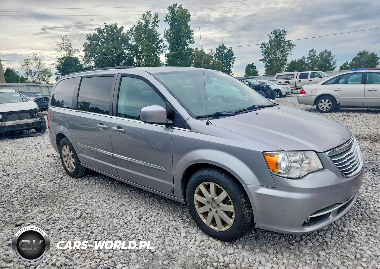 2016 Chrysler Town & Country Touring VIN:2C4RC1BG3GR268541 - 4