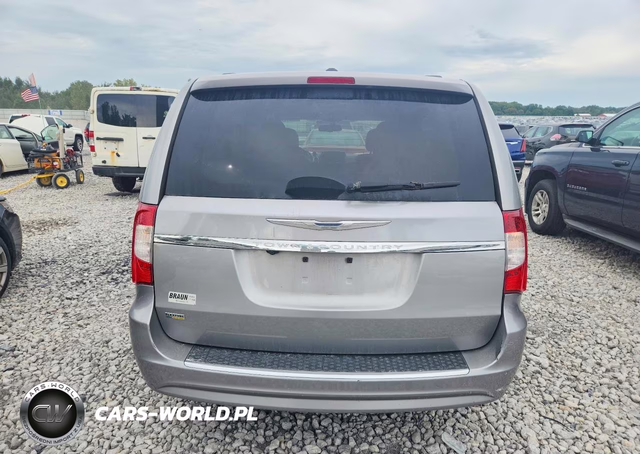 2016 Chrysler Town & Country Touring VIN:2C4RC1BG3GR268541 - 6