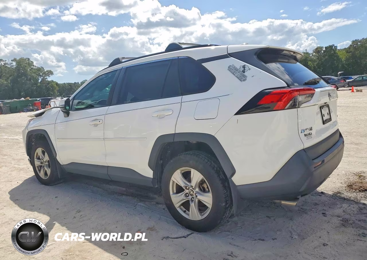 2021 Toyota Rav4 Xle VIN:2T3W1RFV4MC115217 - 2