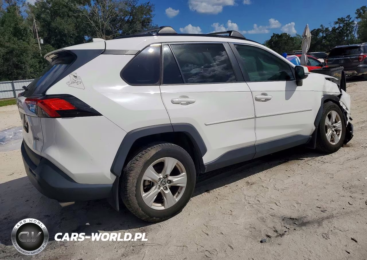 2021 Toyota Rav4 Xle VIN:2T3W1RFV4MC115217 - 3