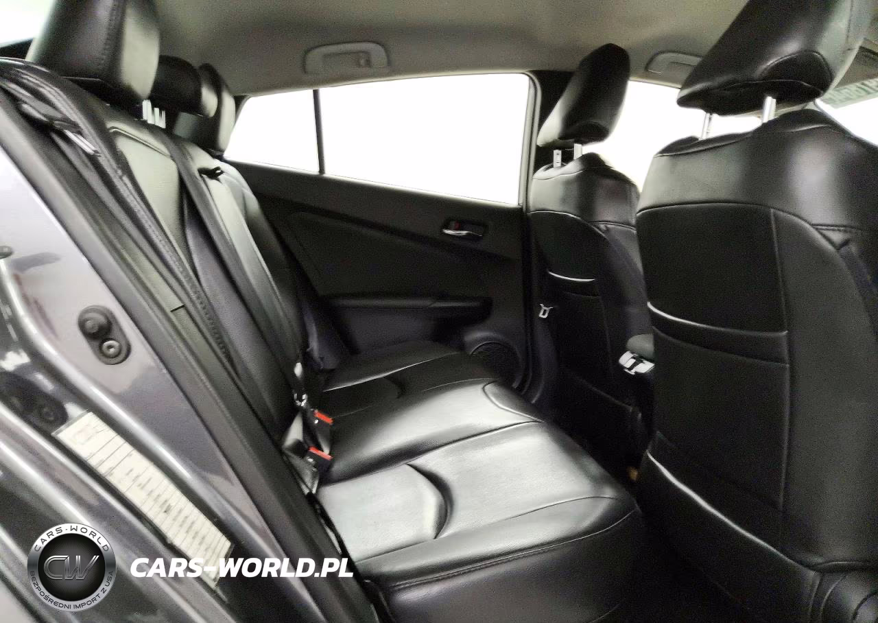2021 Toyota Prius Le VIN:JTDKAMFU7M3143135 - 10
